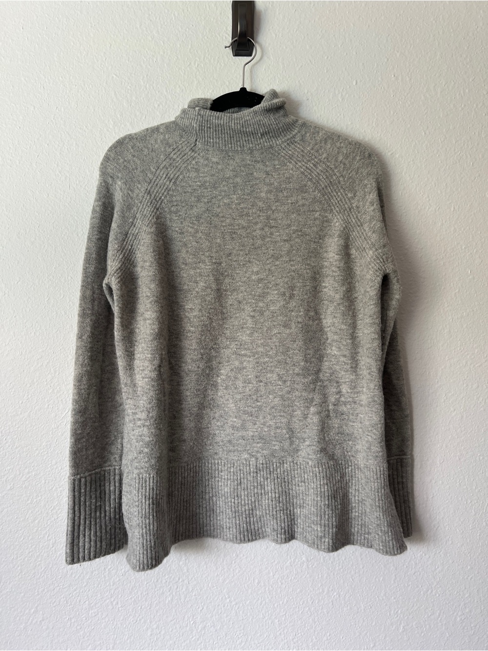 J. Crew Turtleneck Sweater with Side Slits Gray Xs - Picture 2 of 3